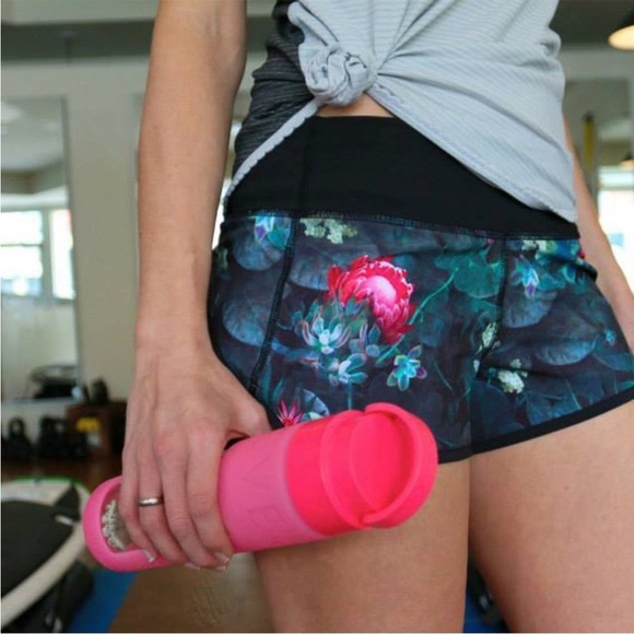 lululemon Run Speed Short RARE Curious Jungle Black Luxtreme *4-way stretch - Picture 16 of 16